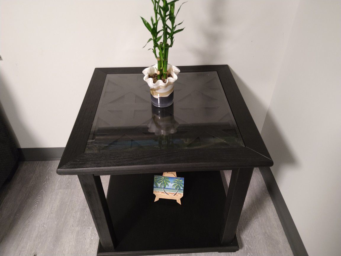 Coffee and end table set