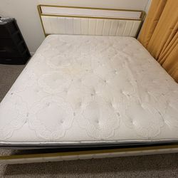 King Size Bed Frame + Mattress – Clean, Modern, Ready for Pickup 