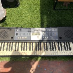 YAMAHA KEYBOARD 