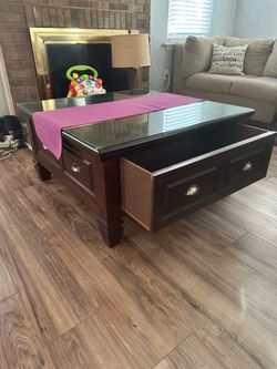 Solid Wood Coffee Table w/pullout drawers