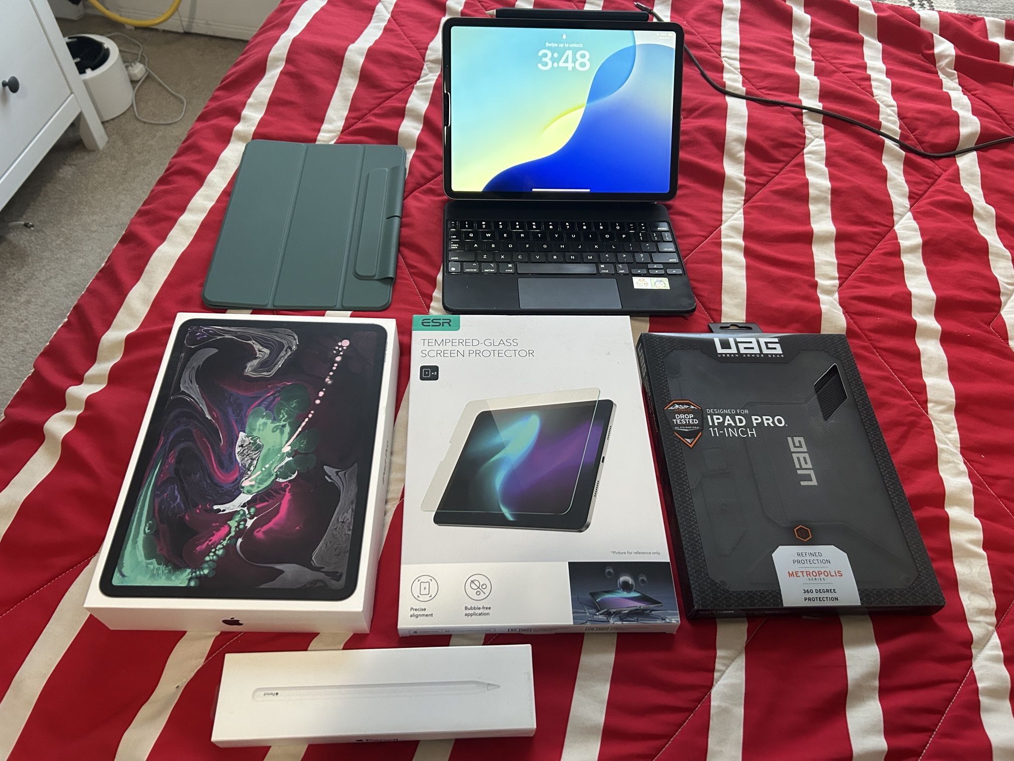 iPad Pro 11” 256gb WiFi 1st Gen Bundle