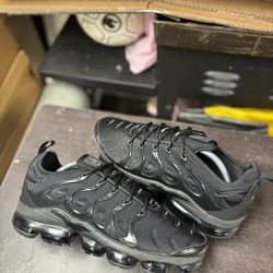 Nike Vapor max Plus Triple Black 