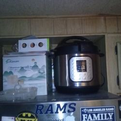 Pressure Cooker By Instant Pot With All Attachments 