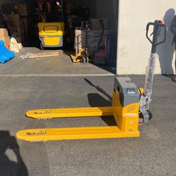 BRAND NEW ELECTRIC PALLET JACK