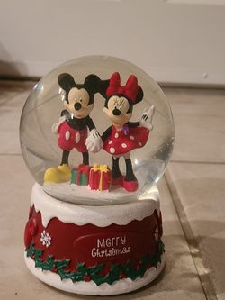Mickey & Minnie Mouse Snow Globe