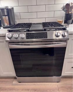 Samsung 30-in 5 Burners 6-cu ft Self-Cleaning Slide-In Gas Ran...