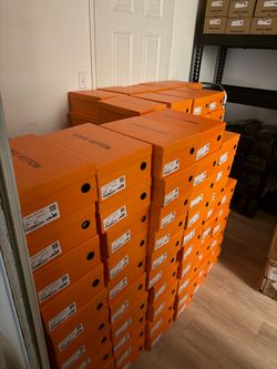 WHOLESALE LV TRAINERS
