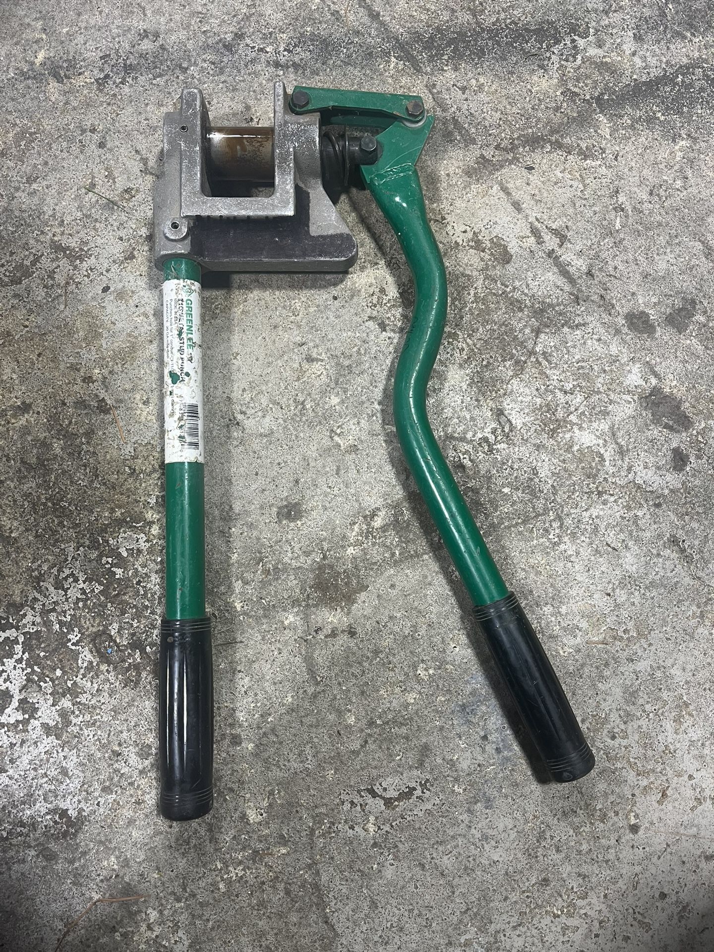 Greenlee 710 1-11/32" Manual Metal Stud Punch Tool