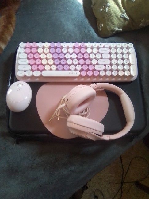 UBOTIE Wireless Keyboard, Wireless Mouse And Pad And TOZO Headphones