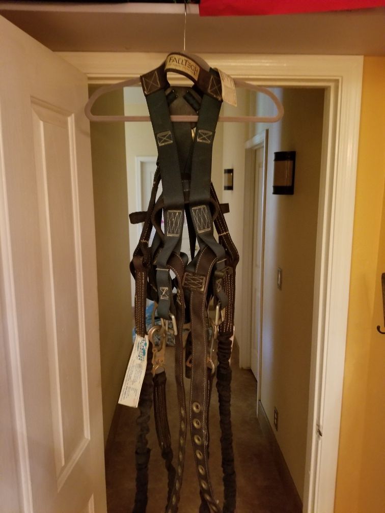 Fall Tech Foreman Harnesses