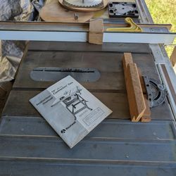 Table Saw, Rockwell 10" Contractor's saw with extended table