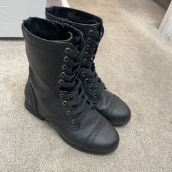 Black Boots Shoes Size 6.5