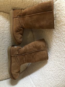 UGGs Size 5