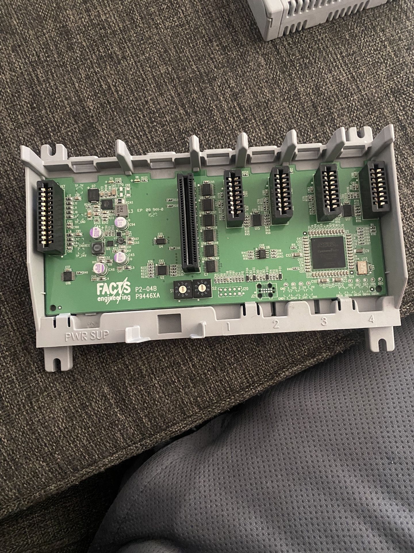 P2-550 CPU 4 Slots