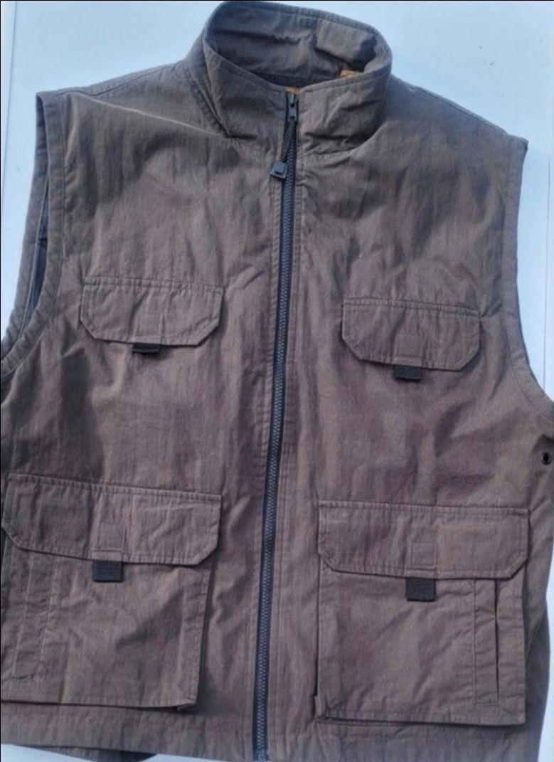 Outdoor vest, large, new, see 2nd pic