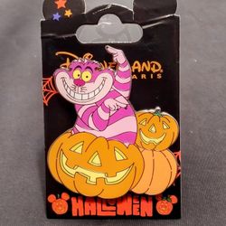 DISNEY PARIS CHESIRE IN PUMPKINS PIN 