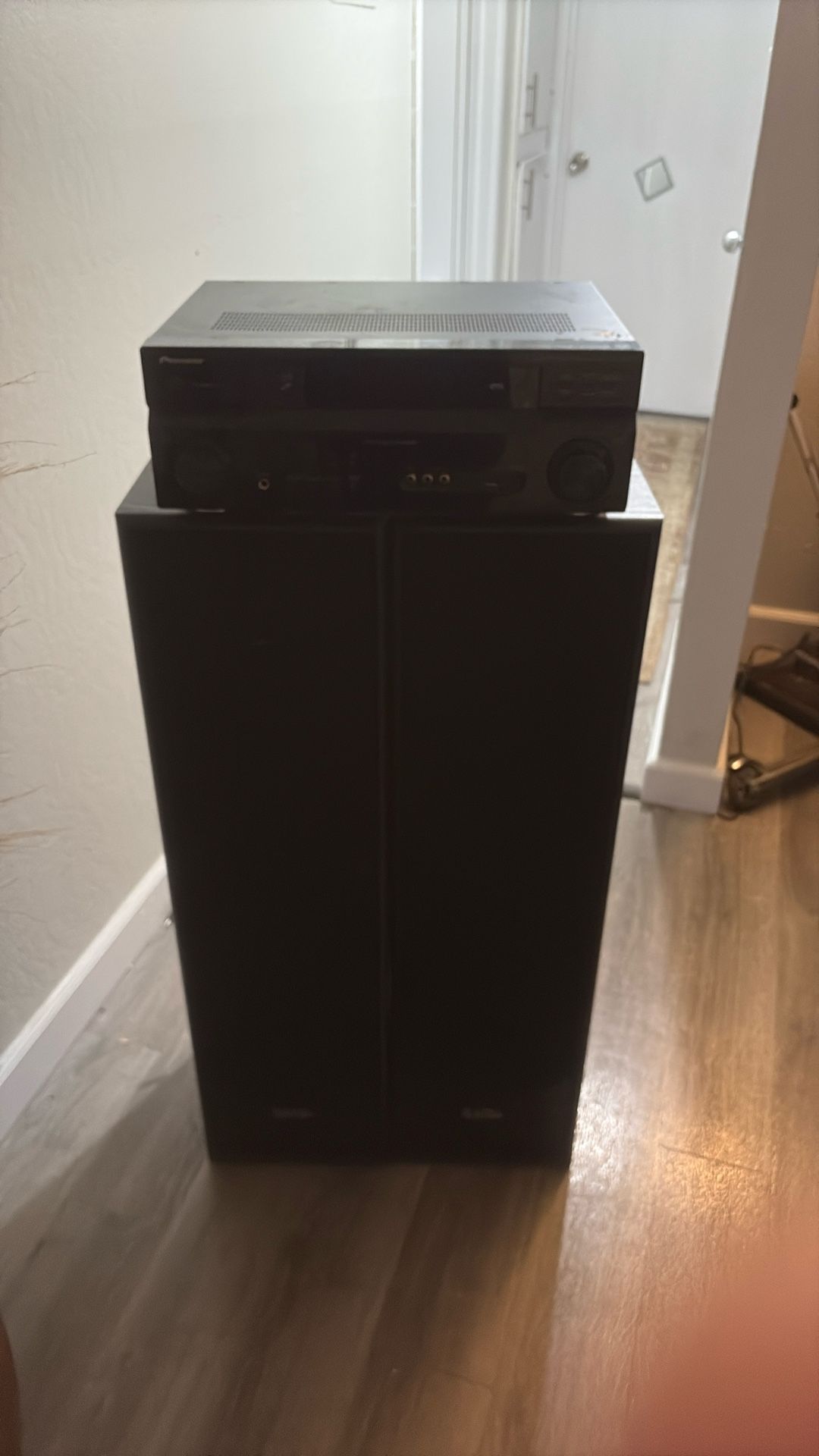 Speakers and receiver