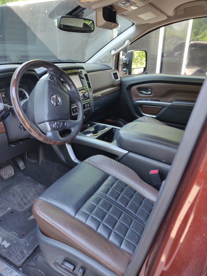 2017 Nissan Titan