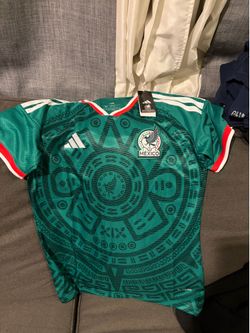 2026 Mexico women's jersey. Only 1 available. Will fit slim Medium or large.