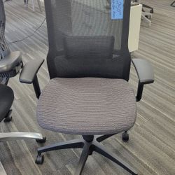 Novo Sit-on-it Task Chair