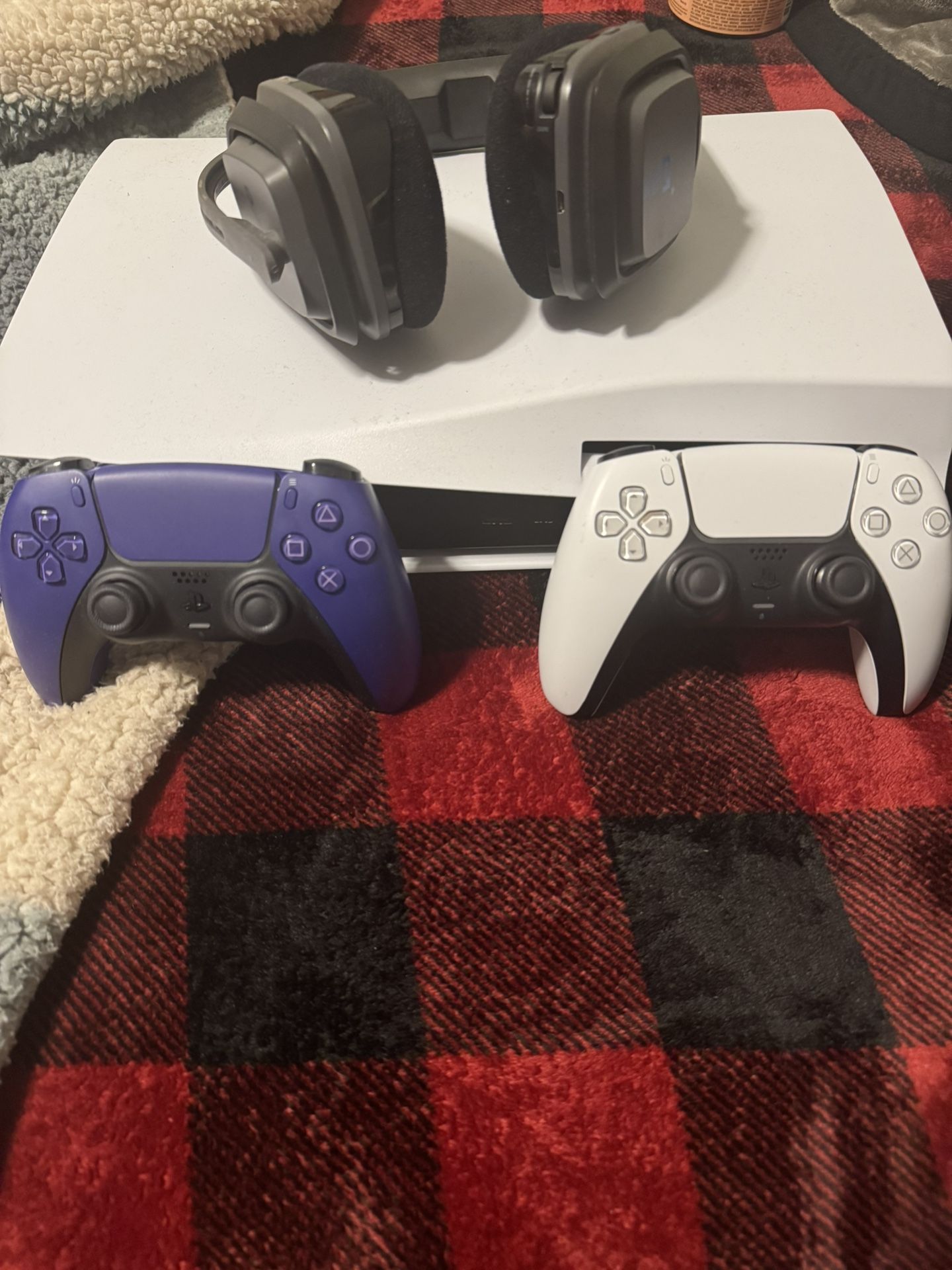 PS5, 2 Controllers, Headset