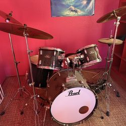 Pearl Roadshow Drum Set