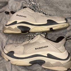 Balenciaga Triple S “Vanille”
