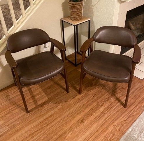 MID-CENTURY CHAIRS