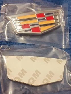 2pc Cadillac badges