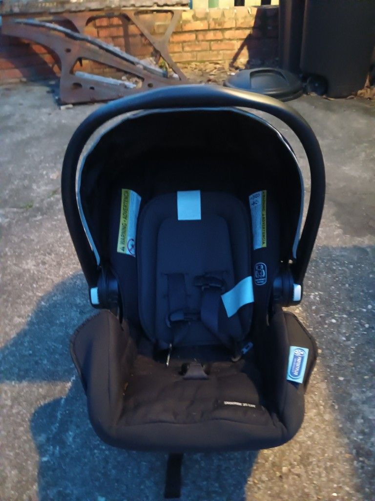 Graco baby car Seat For Sale