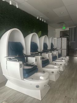 4 Pedicure Chairs