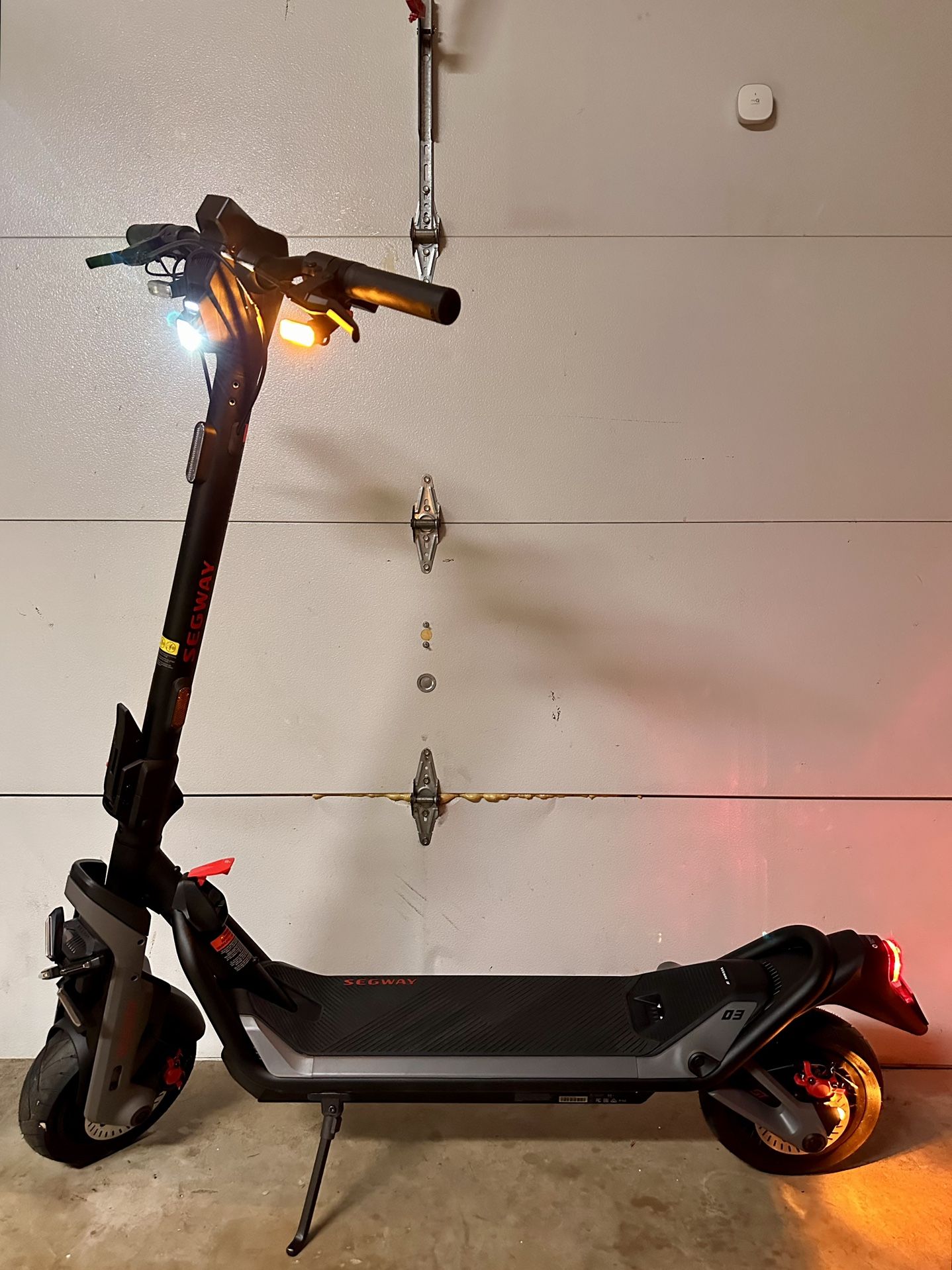 Like New Segway GT3 Electric SuperScooter 45 Miles Max Range 31 Mph Top Speed