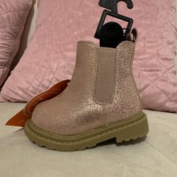 Brand New Baby Pink Boots Sz 2 