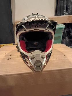 Fox V3 racing helmet.