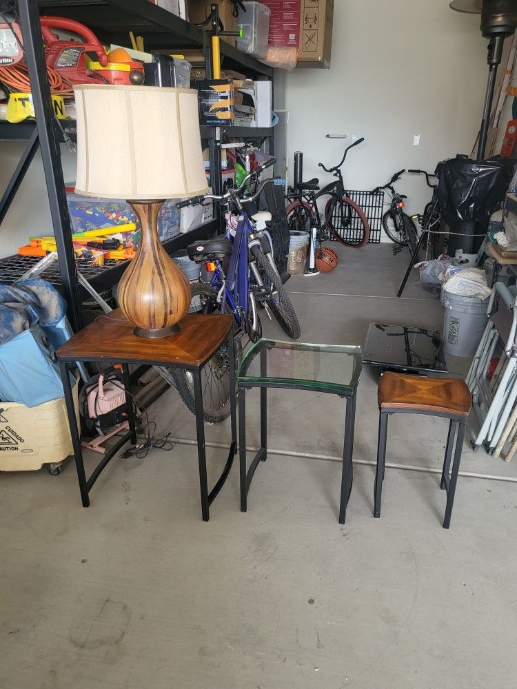 3 Accents Tables And Lamp