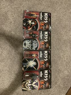 Kiss figures