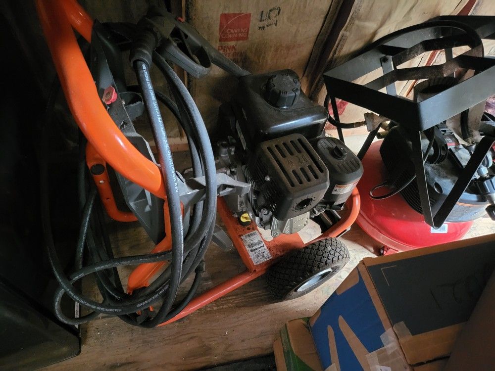 HUSQVARNA PW3200 Pressure Washer