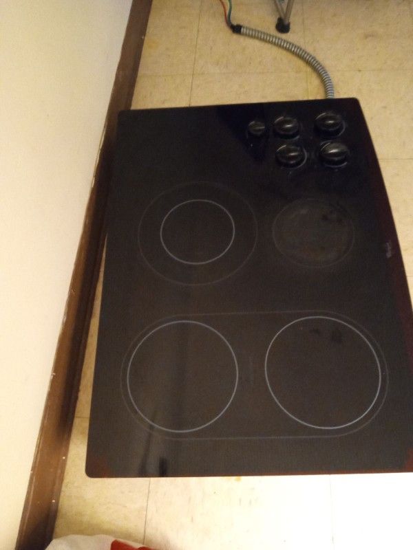 Whirlpool Flat Surface Electric Stovetop