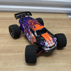 Traxxas E-Revo VXL Brushless 1/16 4WD RTR Monster Truck (right axel missing) 