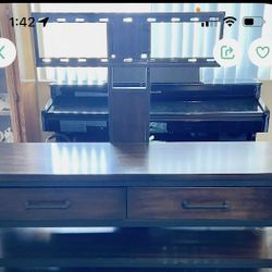 Heavy-Duty Industrial TV Stand / Media Console – Solid Wood & Metal