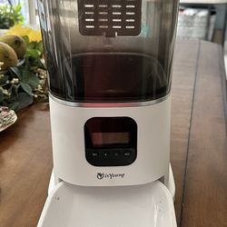 Automatic Cat/Dog Feeder
