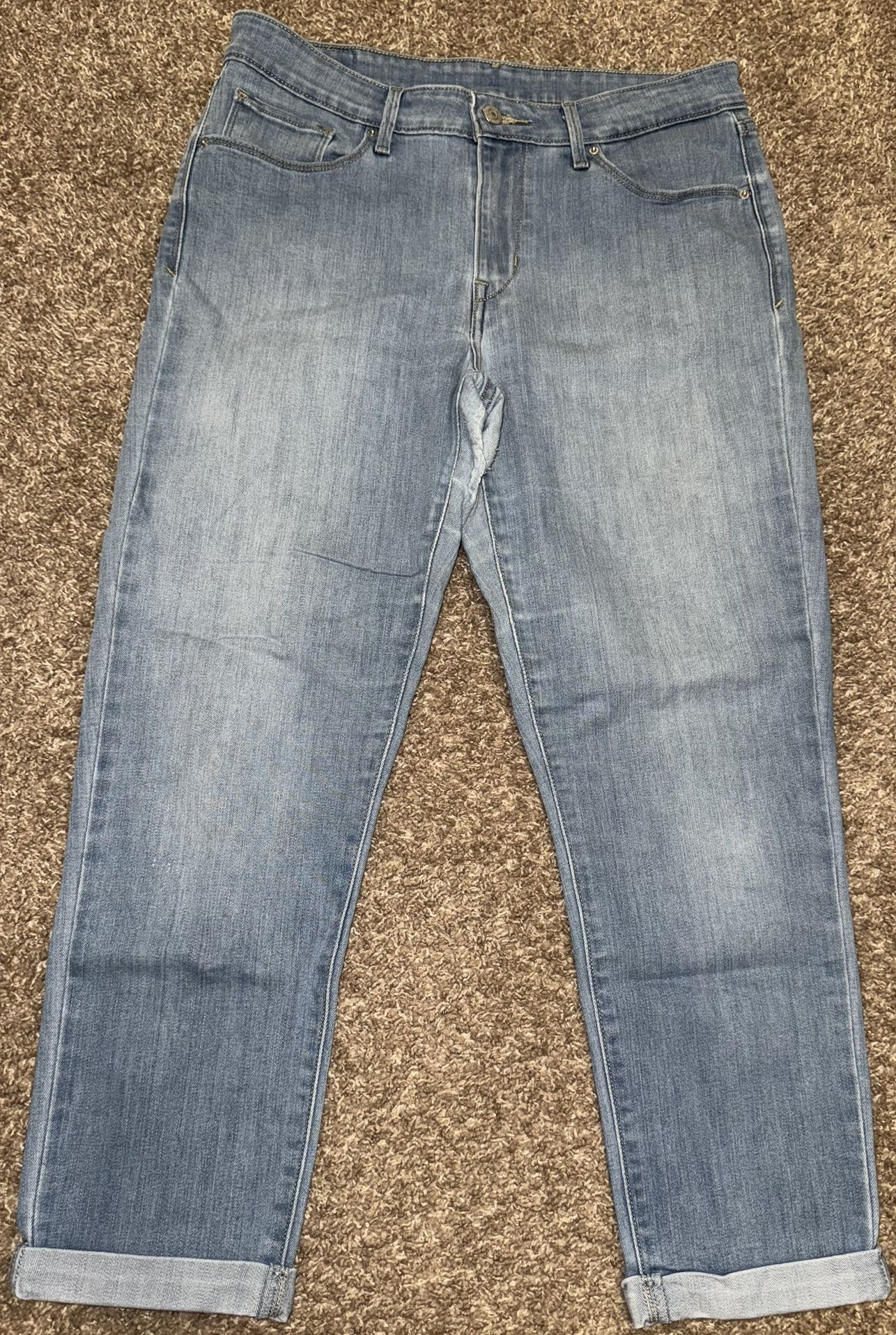 Women’s Cuffed Levi Jeans Sz 10/11