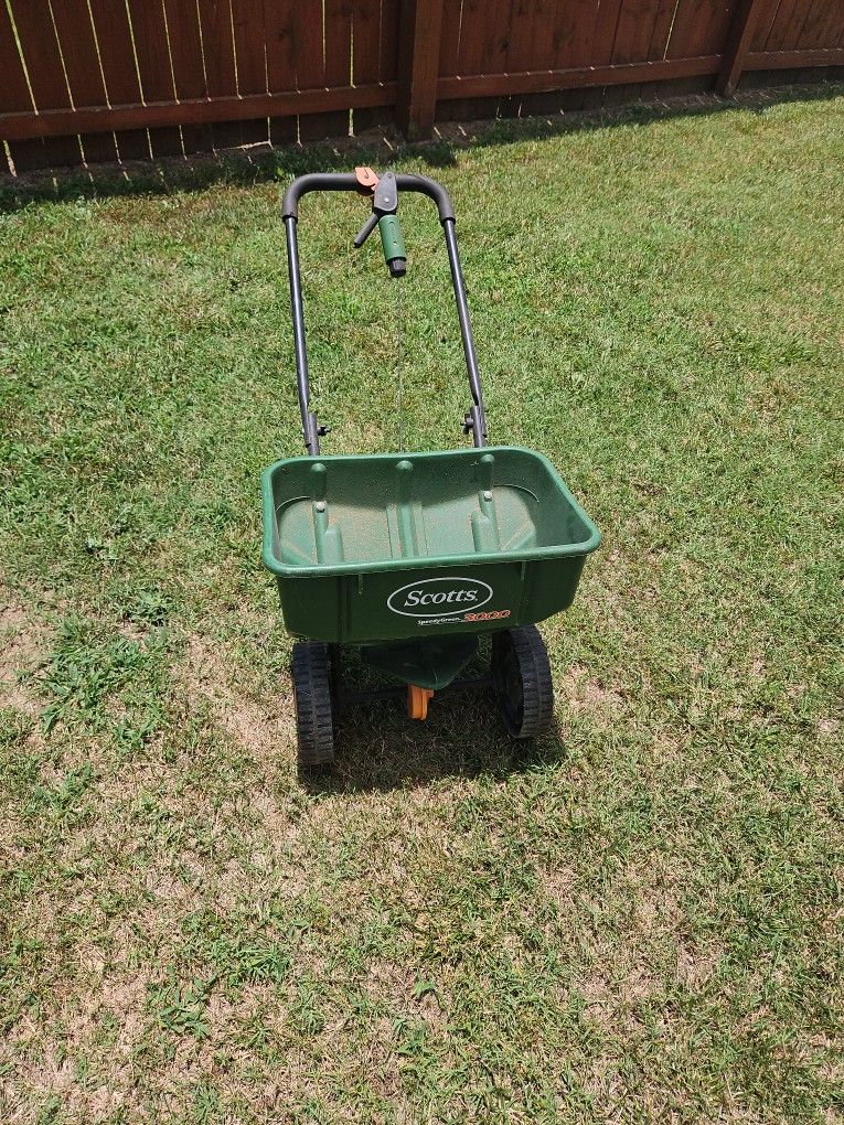 Scotts Seeder / Fertilizer Sower