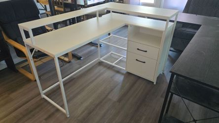 White desk 2 drawers