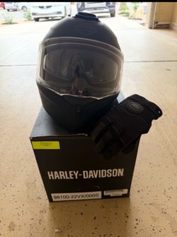 Harley Davidson helmet and gloves
