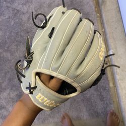 A200 Baseball Glove 