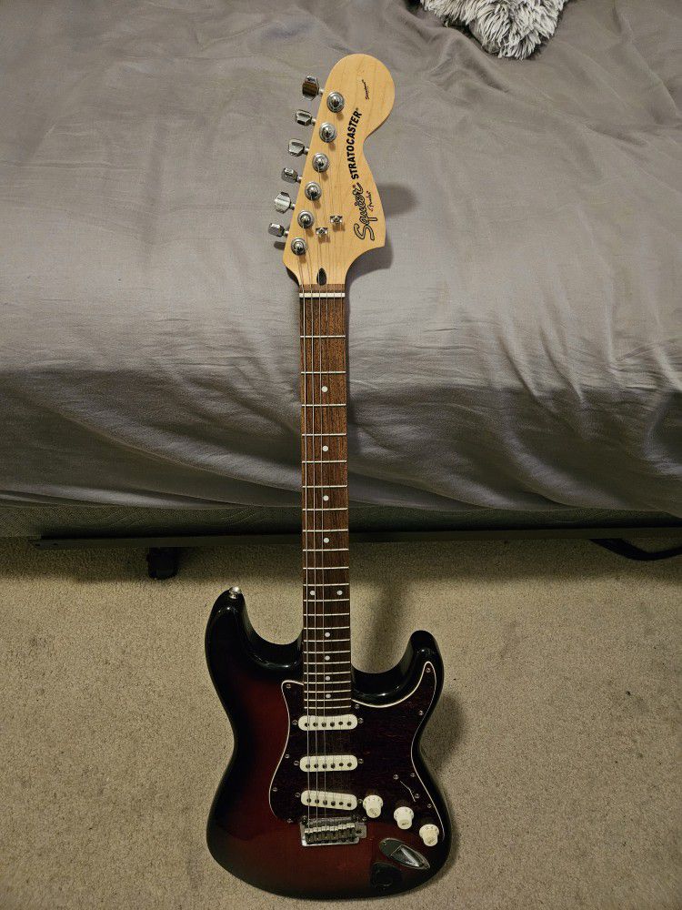 Squier By Fender Stratocaster