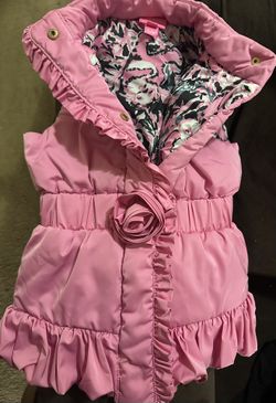 Lilly Pulitzer Girls Vest.  Size 8-10 Not Free Message For Price
