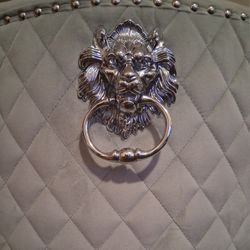 2 Lion Knocker, Swivel Bar Stools!