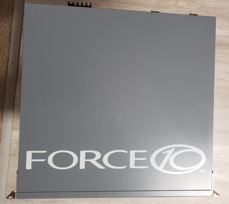 Force 10 - S50-01-GE-48T-V Router/POE SWITCH